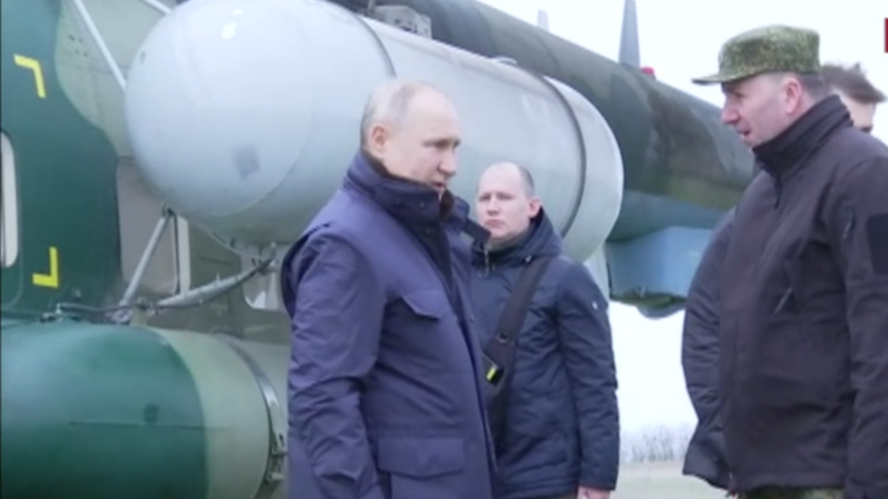 وصول بوتين إلى محور خيرسون لتفقد مقر قوات "دنيبر" المحمولة جوا
