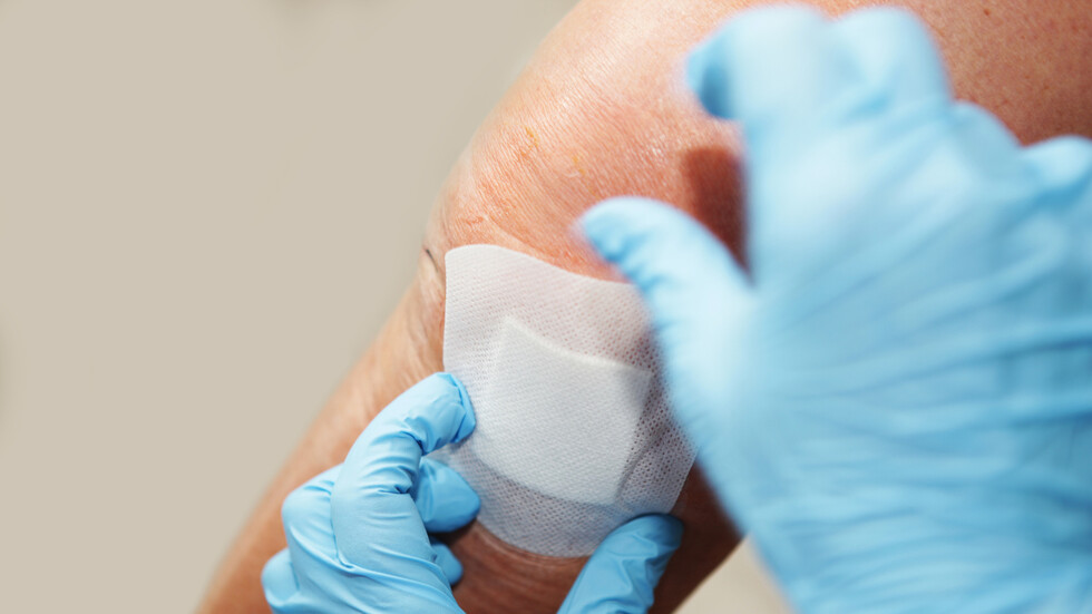 ضمادات جروح جديدة تكشف عن العدوى في الوقت الحقيقي دون التدخل في عملية الشفاء