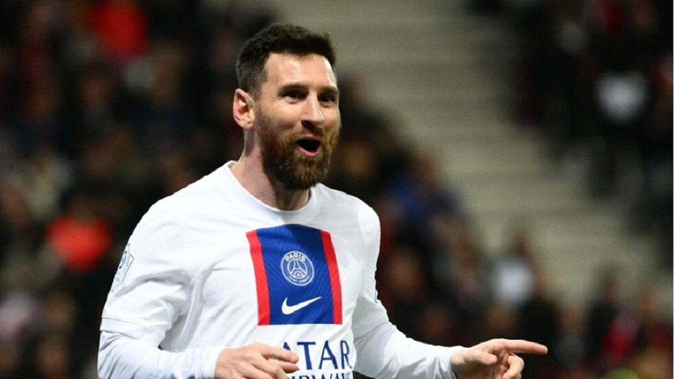 ميسي يفصح لنجوم برشلونة عن موقفه من العودة لـ