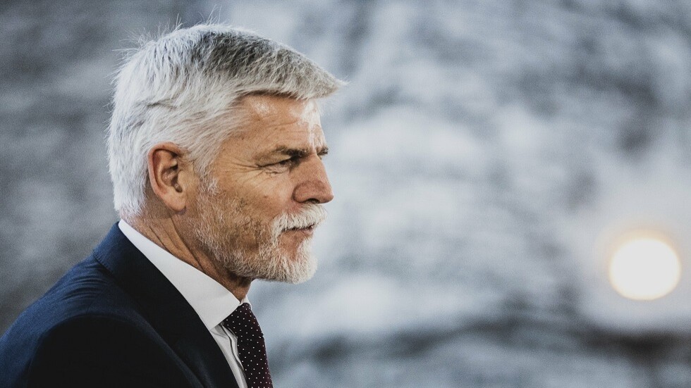 رئيس التشيك: لا يمكن التفكير بقبول عضوية أوكرانيا في الناتو إلا بعد انتهاء النزاع