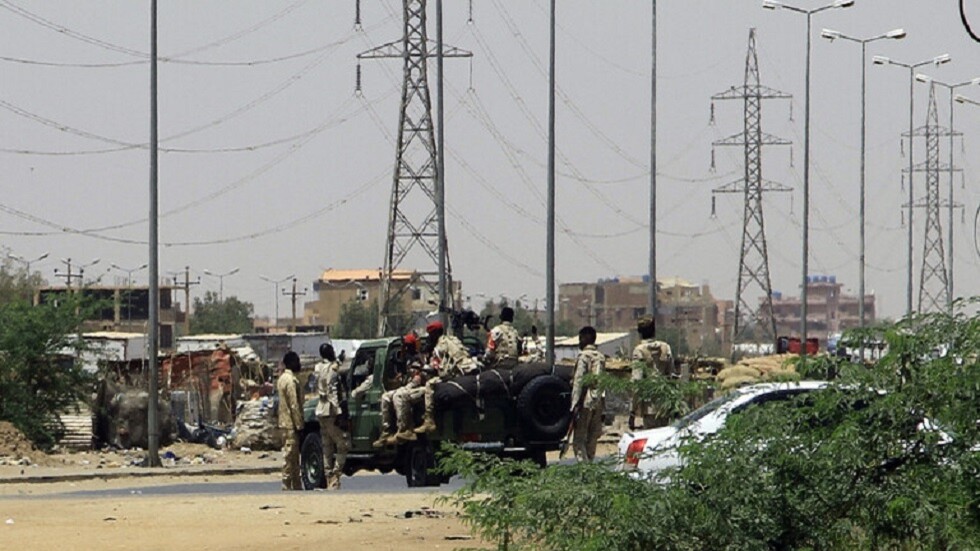 وزير الدفاع التشادي: 320 عسكريا سودانيا فروا من المعارك إلى بلدنا