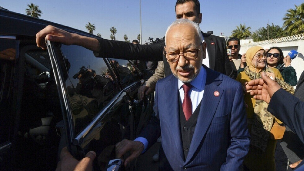 تونس.. القضاء يصدر أمر اعتقال بحق الغنوشي