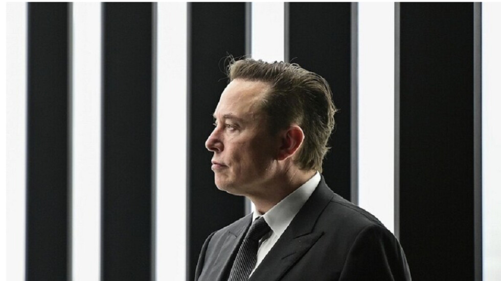 ماسك ينفذ وعده.. صلاح ورونالدو ومشاهير الرياضة يخسرون علامة توثيق تويتر!