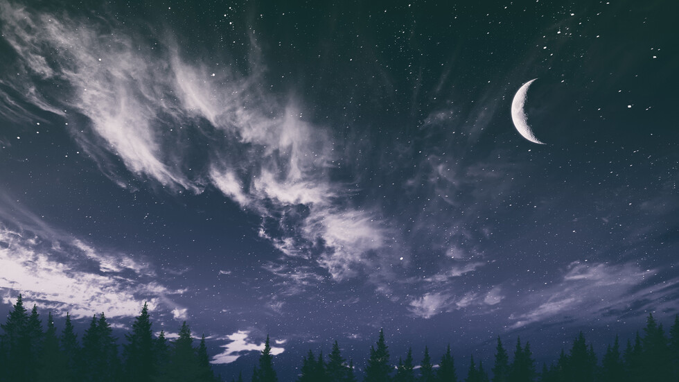 عرض سماوي فريد.. الزهرة والهلال يرقصان مع "الشقيقات السبع" خلال ذروة "وابل نيزكي"