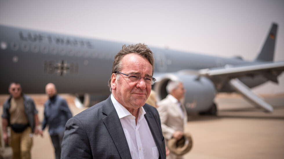 نائب روسي: تصريحات وزير الدفاع الألماني حول الهجمات على روسيا فاشية