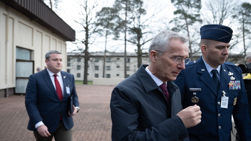 ستولتنبرغ يشجّع قوات كييف على انتهاز اللحظة المناسبة وشن هجومها المضاد