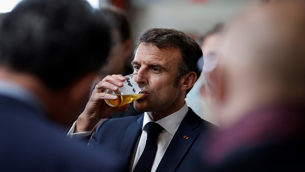 ماكرون يدمر سمعة مطعم في جنوب فرنسا