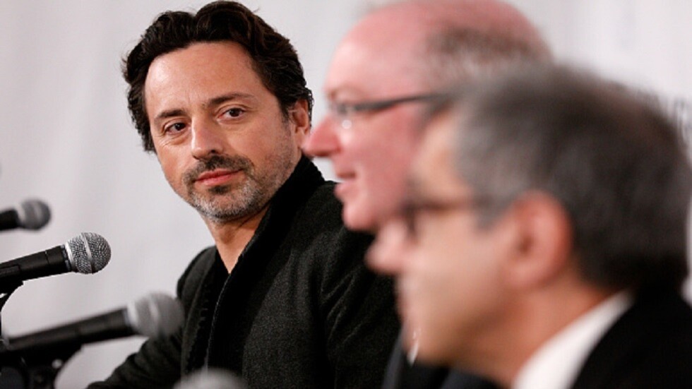 ملياردير من أصول روسية يبيع أسهمه في شركة "تسلا" لتأسيس منظمة خيرية