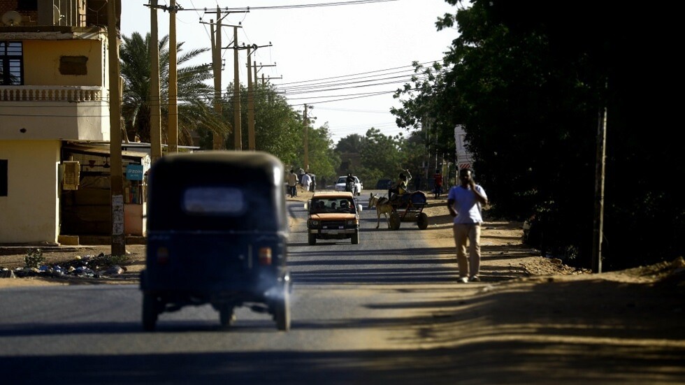 أنباء متضاربة عن هروب البشير وأركان حكمه من سجن "كوبر" بالخرطوم (فيديو)