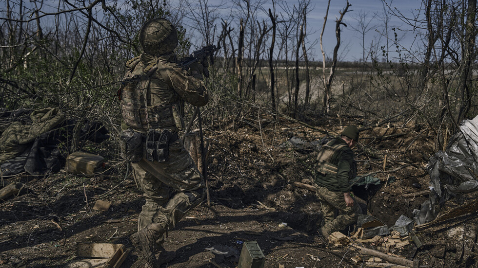 روغوف: القوات الأوكرانية تحشد أكثر من 10 آلاف جندي قرب مدينة غوليا بولي