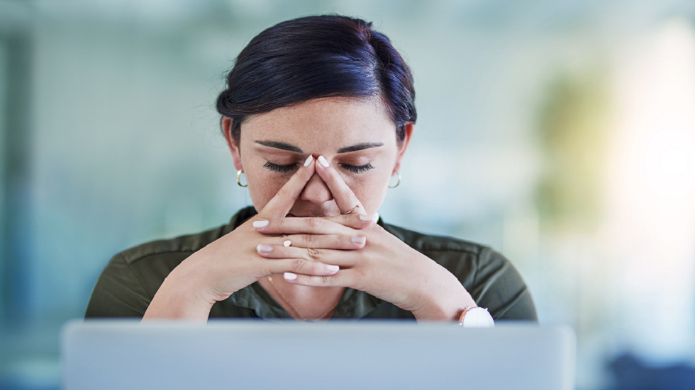 "سبب بسيط" يجعلنا نرتكب الأخطاء نفسها مرارا وتكرارا!