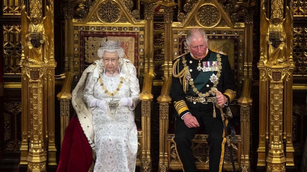 استطلاع: غالبية البريطانيين مع بقاء الملكية رغم تراجع تأييدها بين الشباب