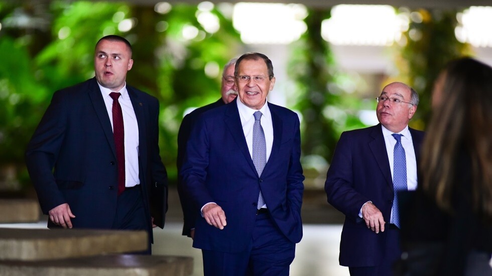 لافروف يتجاهل سؤال صحفية عن مصير صفقة الحبوب