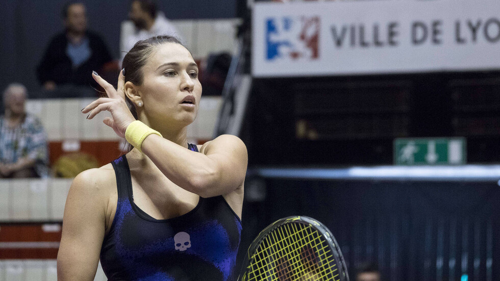 الطيران البولندي يمنع لاعبة تنس روسية من ركوب الطائرة في مطار القاهرة