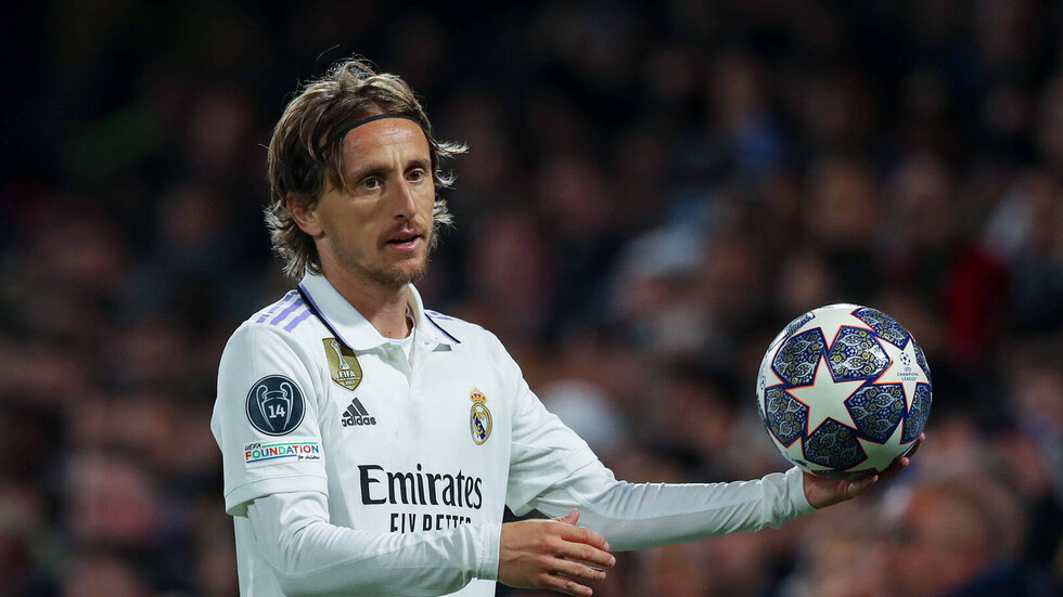 مودريتش يبلغ إدارة ريال مدريد بقراره حول العرض السعودي