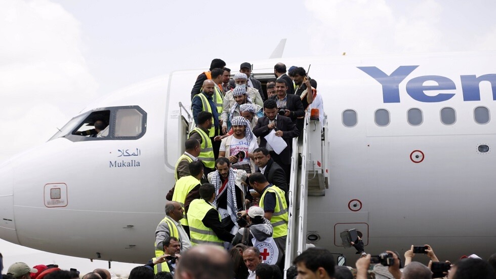 اليمن.. وزير دفاع الحوثيين يدعو "التحالف العربي" للرد على شروط صنعاء