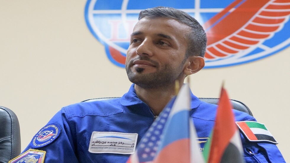 التاريخ يسجل الإنجاز الإماراتي عبر أول رائد عربي يسير في الفضاء (فيديو)