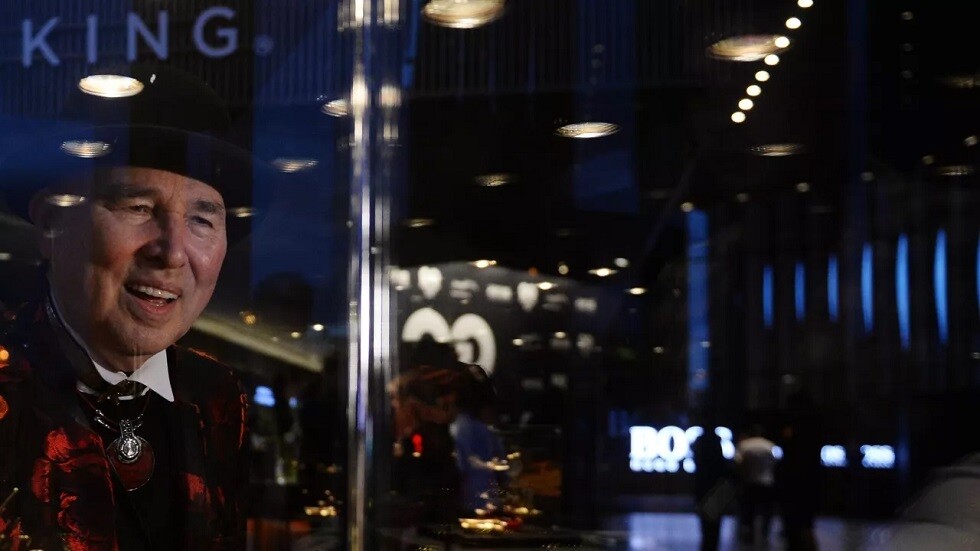 وفاة مصمم الأزياء الروسي الشهير فياتشيسلاف زايتسيف