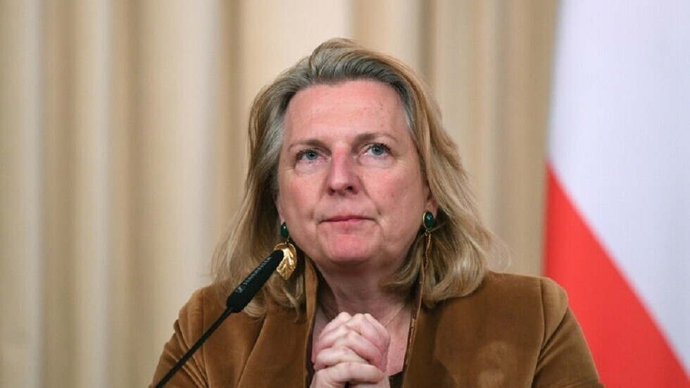 وزيرة الخارجية النمساوية السابقة: الأسوأ لم يأت بعد للاتحاد الأوروبي