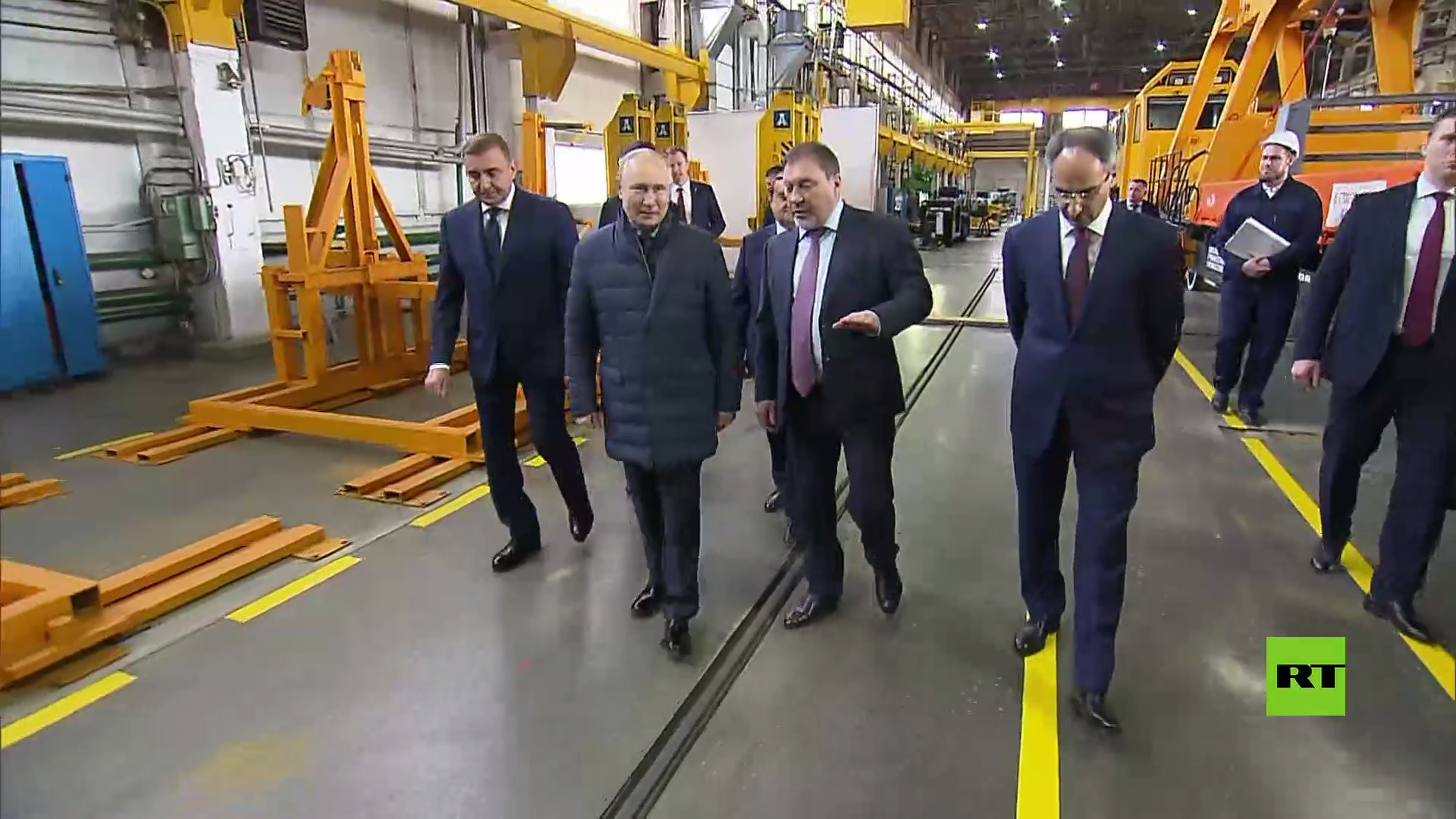 بالفيديو.. الرئيس بوتين يتفقد عمل مصنع السكك الحديدية في تولا