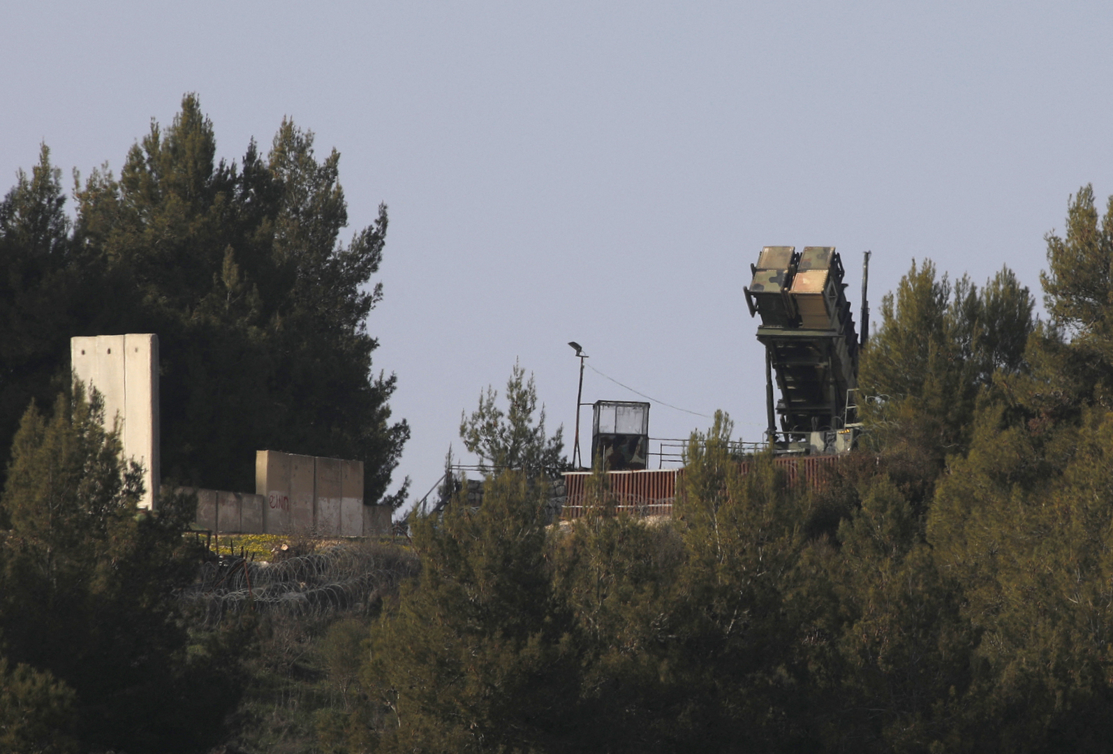 الجيش الإسرائيلي يشن غارات على الجنوب اللبناني (فيديو)