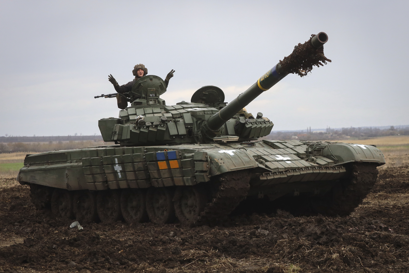 سيناتور روسي يتوقع شن قوات كييف هجومها المضاد بين مايو وأكتوبر