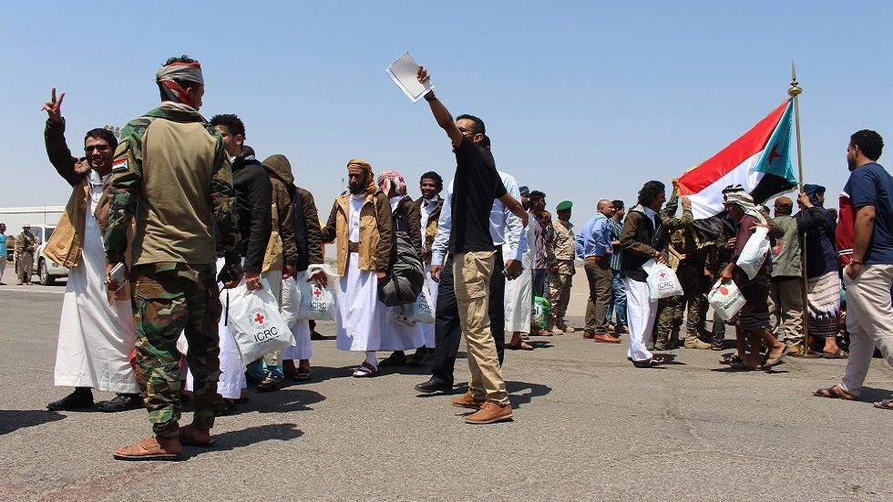 مراسل RT: اكتمال عملية تبادل الأسرى في اليمن بالإفراج عن أكثر من 880 أسيرا من الطرفين