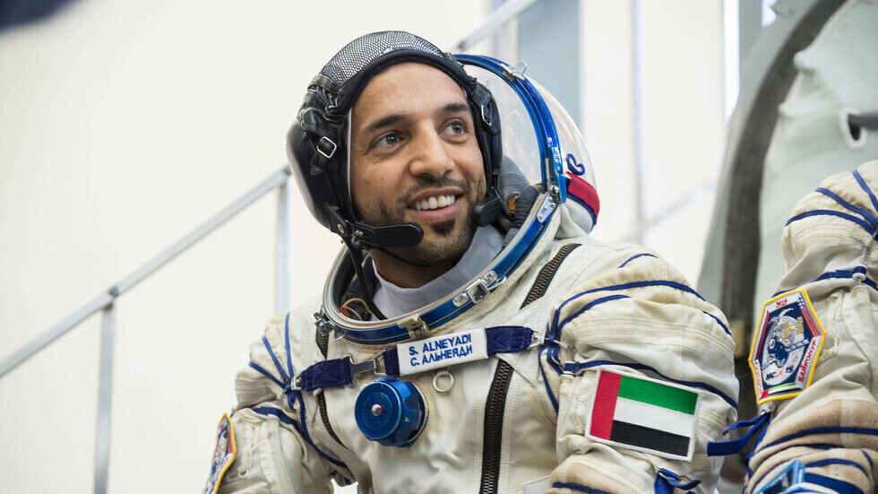 رائد الفضاء الإماراتي سلطان النيادي يوجه رسالة عبر صورة من الفضاء إلى 
