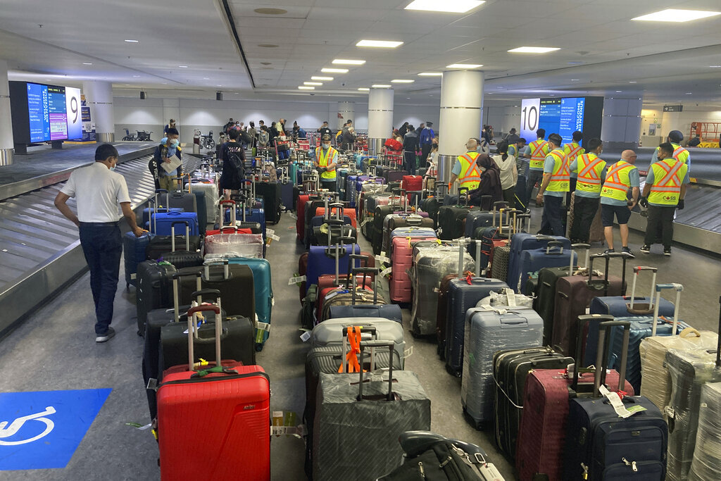 كندا.. الشرطة تحقق في عملية سرقة ذهب ضخمة في مطار تورنتو