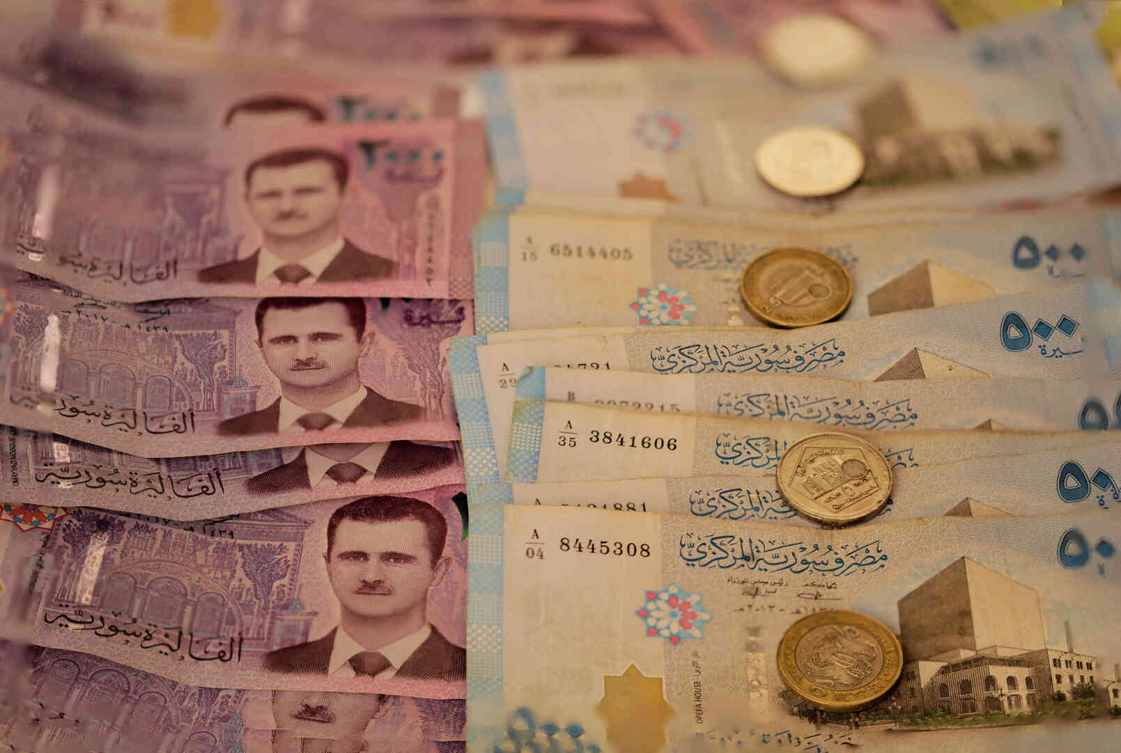 المركزي السوري يرفع سعر صرف الدولار