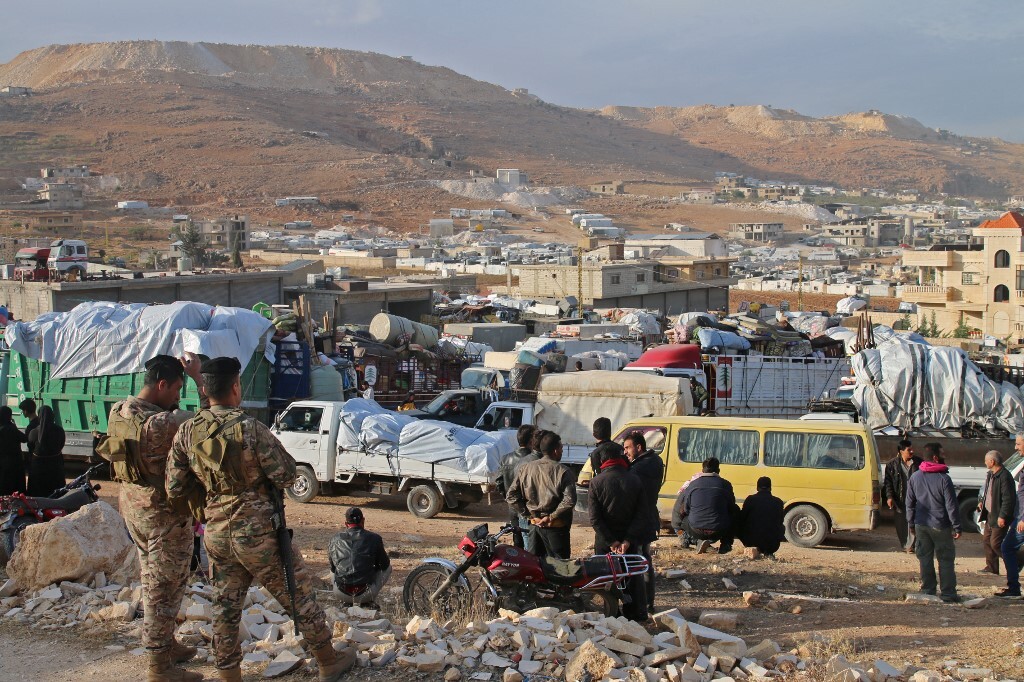 لبنان.. وزير الداخلية الأسبق يكشف الفئة التي يتم ترحيلها من اللاجئين السوريين