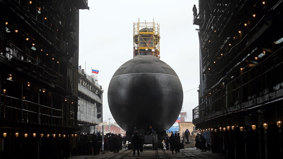 روسيا تنزل إلى المياه غواصة صاروخية جديدة
