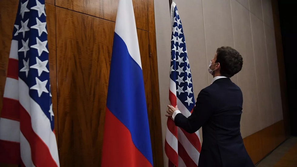 السفيرة الأمريكية لدى روسيا: العلاقات بين واشنطن وموسكو في أدنى مستوى