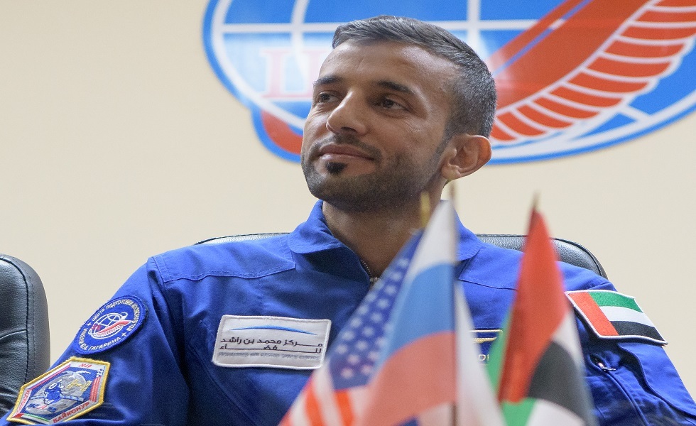 التاريخ يسجل الإنجاز الإماراتي عبر أول رائد عربي يسير في الفضاء (فيديو)
