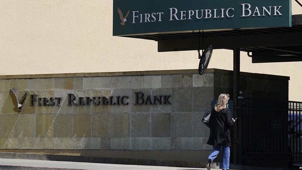 السلطات الأميركية تعرض على عدة بنوك شراء مصرف فيرست ريبابليك