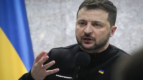 مستشار أوكراني سابق يتهم زيلينسكي بالسرقة والفساد ويؤكد حاجة أوكرانيا لرئيس آخر