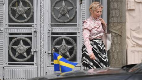 روسيا: سنرد على طرد السويد خمسة دبلوماسيين روس