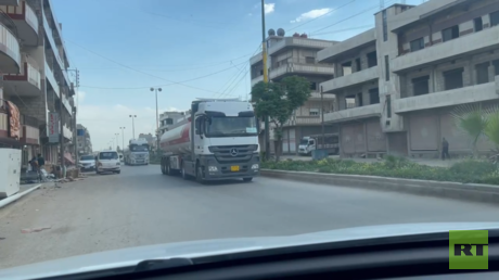 مراسل RT: قافلة شاحنات تابعة للتحالف الدولي دخلت القامشلي قادمة من العراق (فيديو)