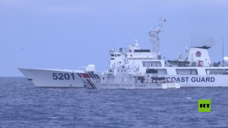 خفر السواحل الصيني يعترض سفينة فلبينية في بحر الصين الجنوبي المتنازع عليه