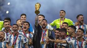 منتخب الأرجنتين يتحرك خطوة نحو الجماهير العربية