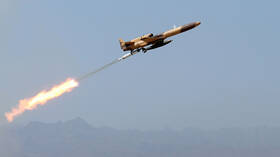 القوات البرية في الجيش الإيراني تعلن تعزيز طائراتها المسیرة للحرب الإلکترونیة