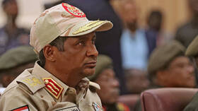 قائد قوات الدعم السريع: استسلام البرهان وكباشي هو الحل في السودان وسنلقي القبض عليهما خلال ساعات