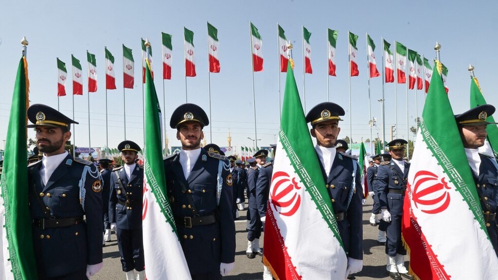 السلطات الإيرانية تعفي كل من لديه 4 أبناء من الخدمة العسكرية