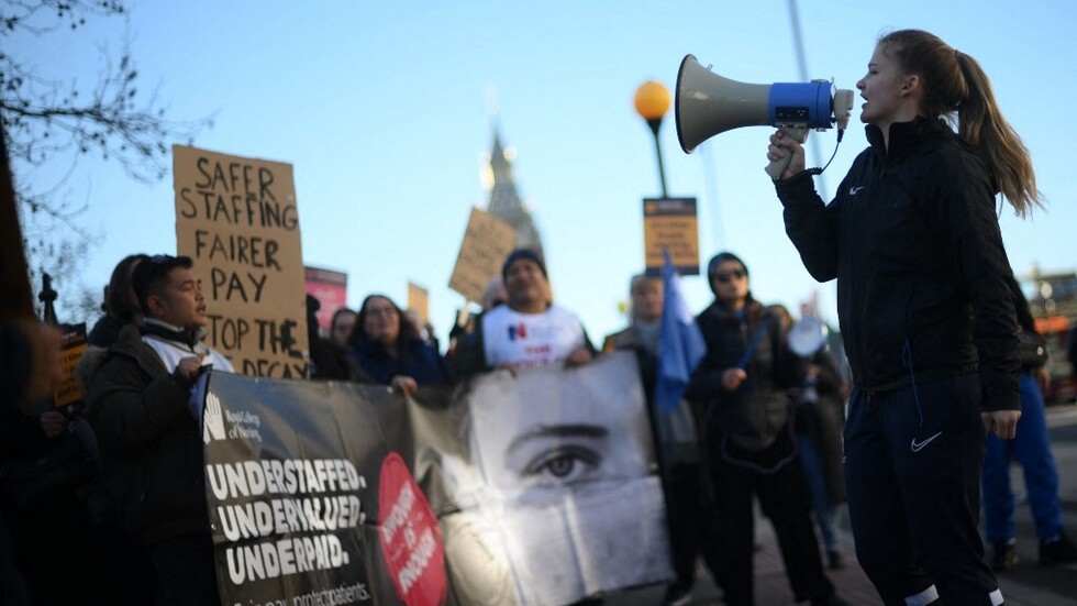بريطانيا.. قطاع التمريض يهدد بالإضراب حتى عيد الميلاد