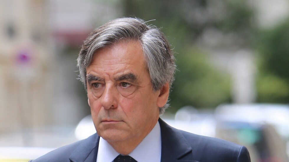 رئيس الوزراء الفرنسي الأسبق ينفي صلاته "بالتدخلات الروسية" المزعومة في شؤون فرنسا