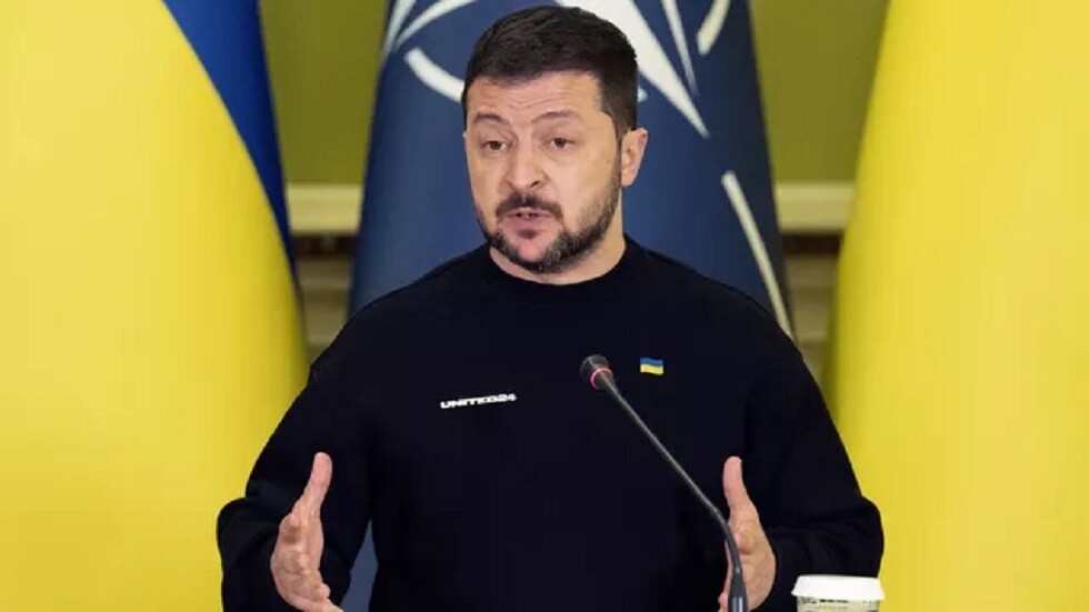 صحيفة: طائرة عسكرية أمريكية تنقل زيلينسكي إلى فنلندا