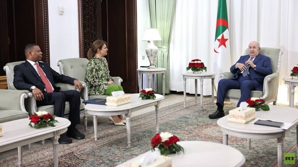 تبون يجدد التأكيد على دعم وحدة ليبيا وتطوير علاقات التعاون بين البلدين