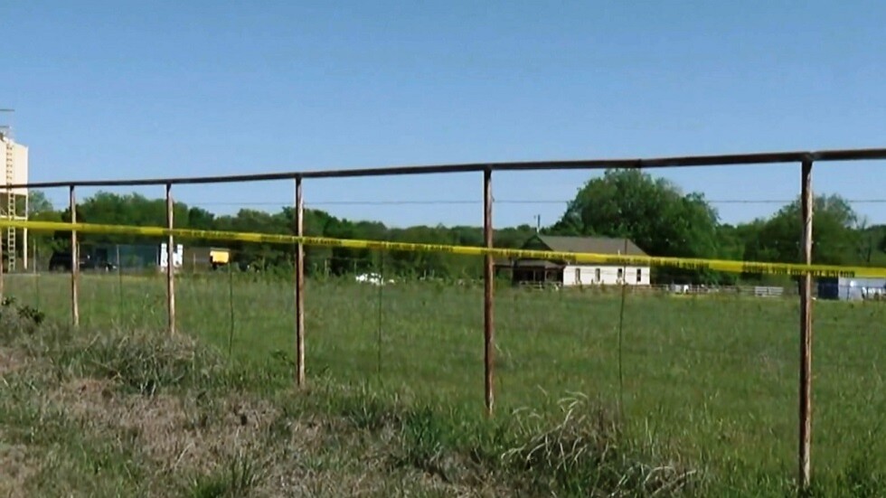 برصاصة في الرأس.. مدان بالاغتصاب يرتكب مجزرة بحق عائلته وصديقتين للأسرة ثم ينتحر (صور)