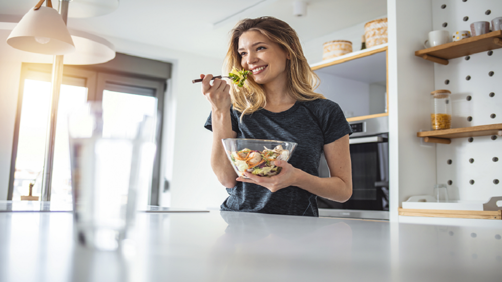 5 أخطاء شائعة في النظام الغذائي يرتكبها الأشخاص في الأربعينيات من العمر