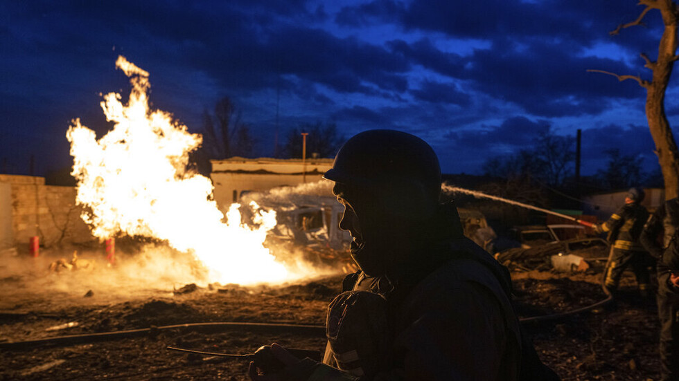 أوكرانيا: مساحة حريق المستودع في ضواحي أوديسا تتجاوز 10 آلاف متر مربع
